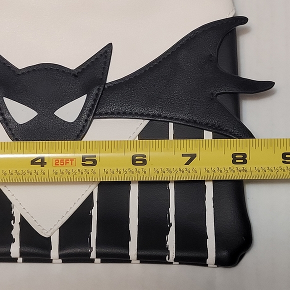 DISNEY NIGHTMARE BEFORE CHRISTMAS Wristlet Clutch Jack Black Bat - Picture 8 of 9